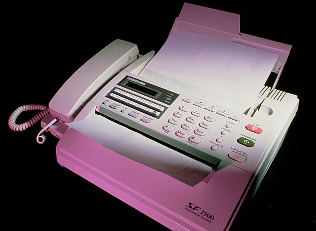Přes 80 procent německých firem stále používá fax, tvrdí studie