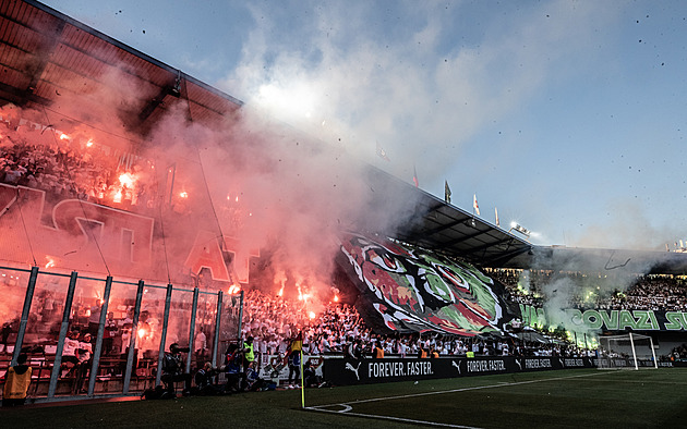 Sparta a Slavia zaplatí za pyrotechniku fanoušků 40 tisíc korun