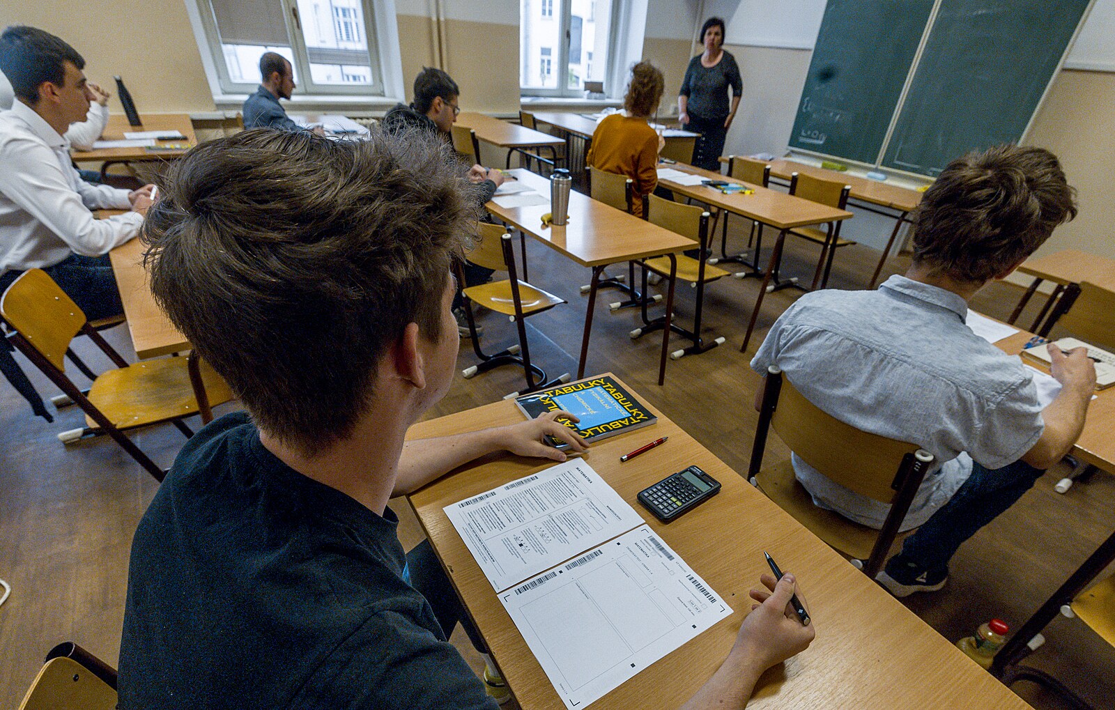Už žádný přívlastek neshodný ani objem válce. Cermat upraví přijímací zkoušky | Česko
