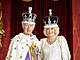 Britsk krl Karel III. a krlovna Camilla na oficilnm portrtu po korunovaci...