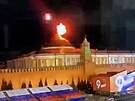 Snímek zachycující výbuch nad Senátním palácem v Kremlu. (3. kvtna 2023)