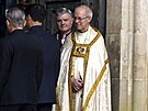 Arcibiskup z Canterbury Justin Welby vítá hosty ve Westminsterském opatství...