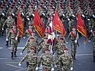 Rutí vojáci pochodují na Rudé námstí v Moskv na vojenskou pehlídku ke Dni...