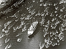 HMY Britannia bhem návtvy Austrálie v dubnu 1970. Radost vzdálených...