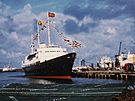 HMY Britannia v anglickém pístavu Kingston upon Hull, 13. ervenec 1977