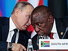 Jihoafrický prezident Cyril Ramaphosa a ruský prezident Vladimir Putin se...