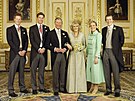 Princ Harry, princ William, princ Charles, Camilla Parker-Bowlesová, Laura...