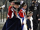 Princ William, princezna Kate, princ Louis a princezna Charlotte na korunovaci...