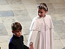 Princ Louis a princezna Charlotte na korunovaci britského krále Karla III....