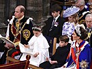 Princ William, princezna Charlotte, princ  Louis a princezna Kate na korunovaci...