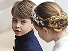 Princ Louis a princezna Charlotte na korunovaci britského krále Karla III....