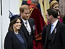Princezna Eugenie, princ Harry a Jack Brooksbank pi odchodu z Westminsterského...