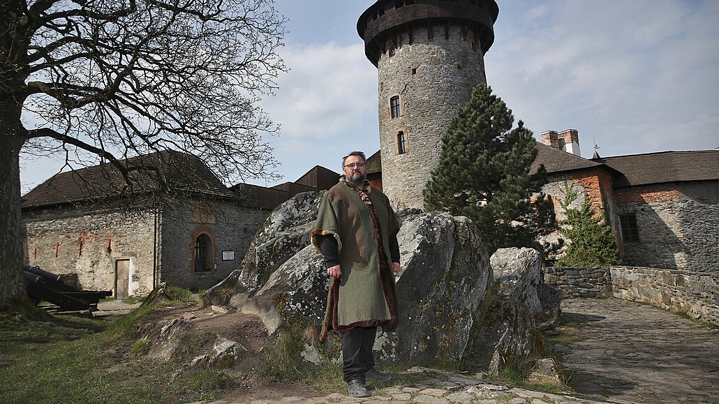 Podle kastelána Michala Koutného je z horní ásti hradu nejkrásnjí výhled.