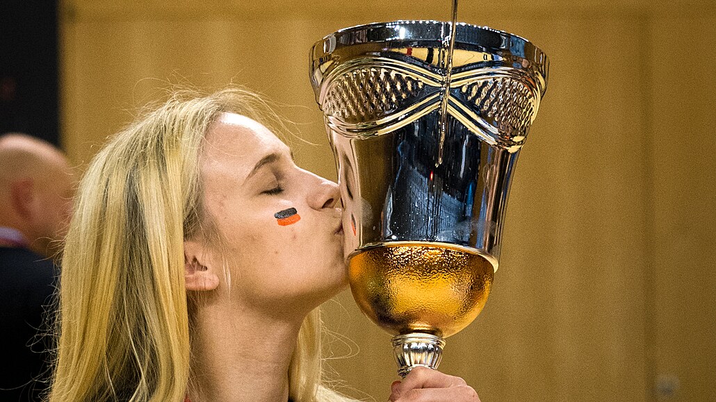 Interliga házenká�ek, semifinále �eského play off Baník Most - Zora Olomouc....