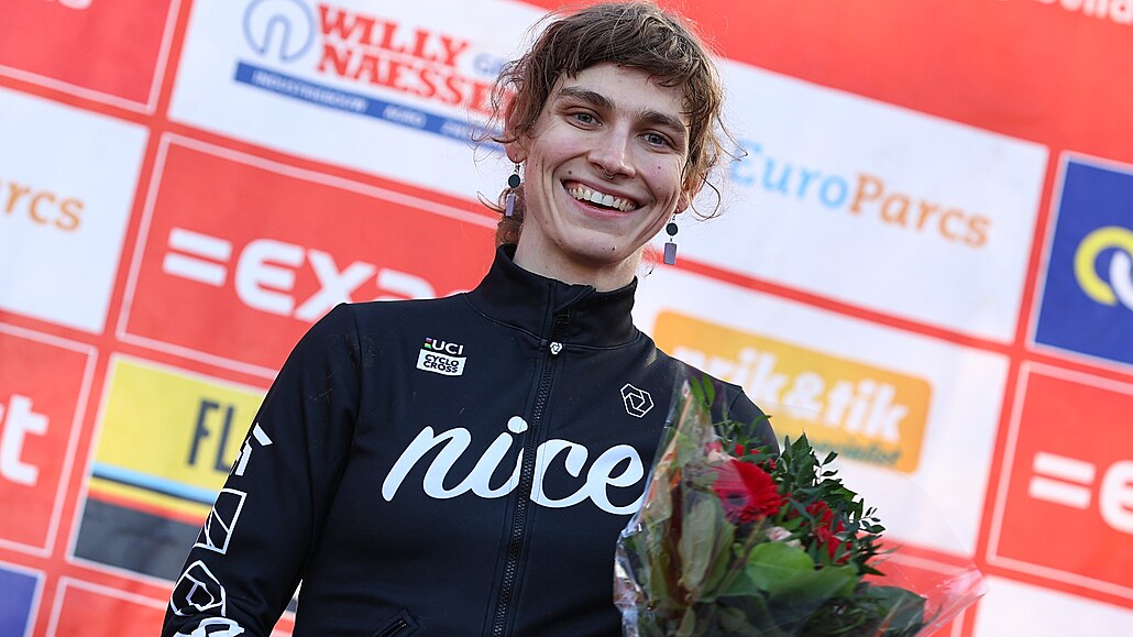 Cyklistka Austin Killipsová, která jako první transgender sportovkyn ovládla...