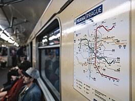 Historická jízda praského metra na výroí 49 let od zahájení jeho provozu. (8....