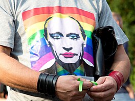 Aktivisté LGBTQ+ nemohou dlouhodob pijít Putinovi na jméno.