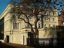 Pokud byste se krále Karla zeptali, kde se skute�n� cítí doma, nejspí� by...