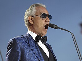 Andrea Bocelli na koncert v rámci oslav korunovace krále Karla III. (Windsor,...