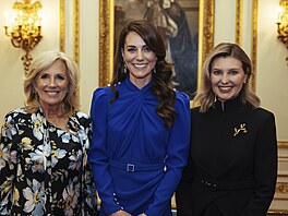 První dáma USA Jill Bidenová, britská princezna z Walesu Kate a první dáma...