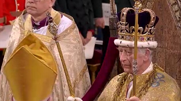 Arcibiskup korunoval Karla III. britskm krlem