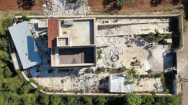 D�m v S�rii, kde se ukr�val v�dce organizace Isl�msk� st�t (IS) Husajn Husajn� Kuraj��, jen� p�i�el o �ivot p�i akci tureck�ch tajn�ch slu�eb. (1. kv�tna 2023)