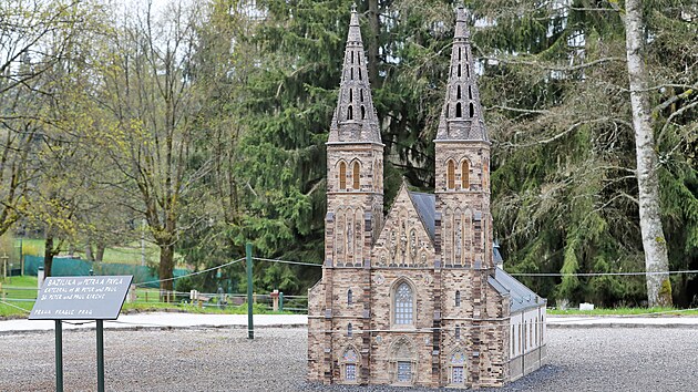 Park miniatur Boheminium v Marinskch Lznch lk na prvn leton novinku. Je to model baziliky sv. Petra a Pavla, jej originl stoj na praskm Vyehrad.
