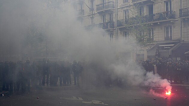 Lid ve Francii vyli do ulic. Demonstruj proti dchodov reform i za sociln spravedlnost. (1.  kvtna 2023)