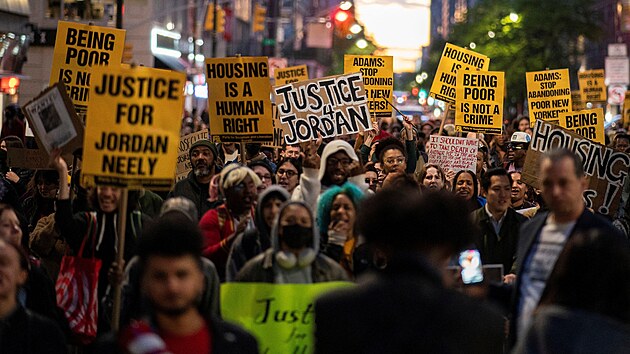 Smrt Jordana Neelyho v newyorskm metru vyvolala vlnu protest. (6. kvtna 2023)