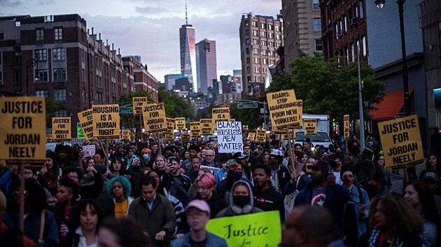 Smrt Jordana Neelyho v newyorskm metru vyvolala vlnu protest. (6. kvtna 2023)