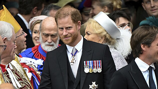 Princ Harry pi odchodu z Westminsterskho opatstv po korunovaci britskho...