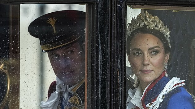 Princ William a princezna Kate po korunovaci britskho krle Karla III. pi...