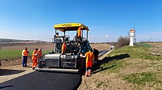 Komfortnjí jízdu mimo bné silnice si brzy uijí cyklisté i na Pozoicku ve...