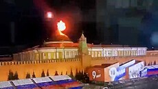 Snímek zachycující výbuch nad Senátním palácem v Kremlu. (3. kvtna 2023)