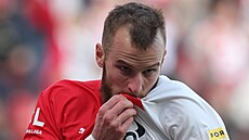 Slávistický úto�ník Václav Jure�ka se raduje ze svého gólu.