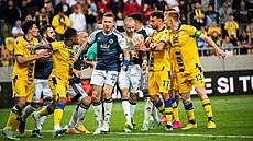 Momentka z vypjatého utkání o titul ve slovenské lize mezi Dunajskou Stredou a...