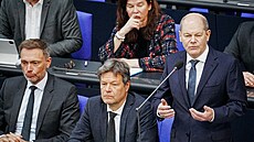 (Zleva) Ministr financí Christian Lindner (za FDP), ministr hospodáství a...