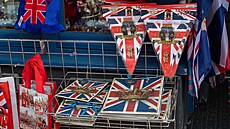 Vlajeky, ajové liky nebo Karel III. z kartonu. Návtvníci Londýna si mohou...