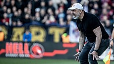 Slávistický trenér Jind�ich Trpi�ovský b�hem utkání se Spartou.