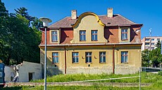 Jako vhodné místo se jevila chátrající budova v samotném jádru Vratislavic, je�...