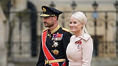 Norský korunní princ Haakon a korunní princezna Mette-Marit na korunovaci...