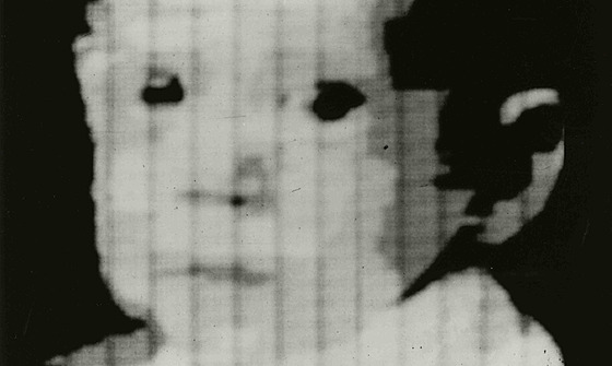 Detail obrázku tímsíního syna Waldena, který se stal první digitální...