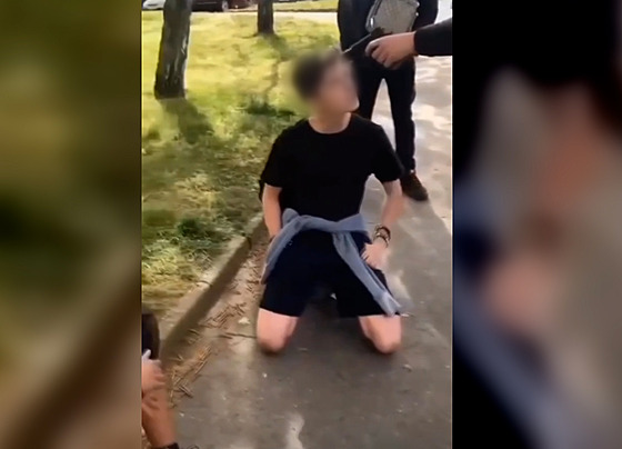 Na sociálních sítích kolovalo video s napadením chlapce, dti mu u hlavy drely...