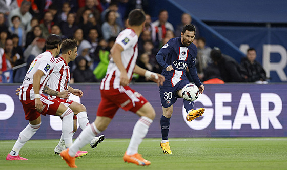 Hvzdný útoník Lionel Messi v ligovém zápase proti Ajacciu.