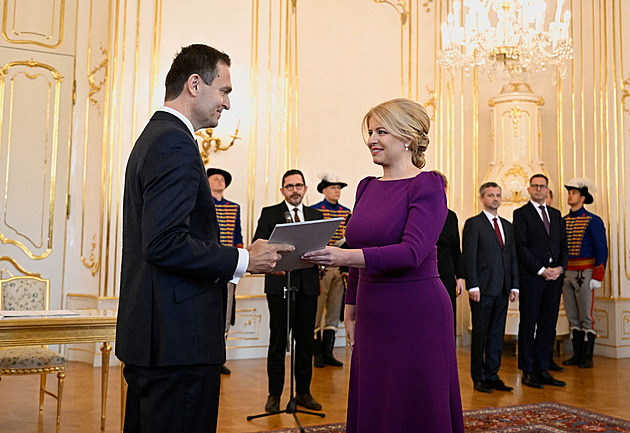 Čaputová jmenovala Ódora premiérem, Slovensko má první úřednickou vládu