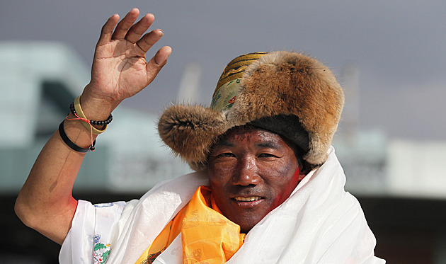Po 27. na vrcholu Everestu. Nepálský Šerpa Kami Rita překonal vlastní rekord