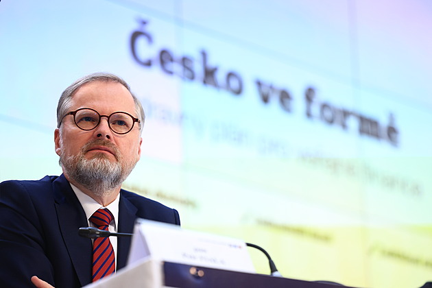 Češi známkovali vládu. Nejlepší je v pomoci Ukrajině, nejhůř dopadl Stanjura
