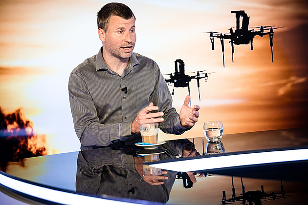 Útočné drony sice nevyvíjíme, ale armádě pomůžeme rádi, říká vědec z ČVUT