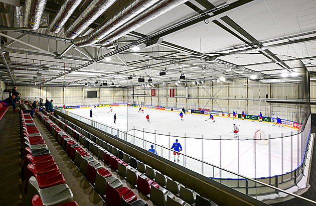 ONLINE: Slovensko - Česko. Derby na úvod, chytá Hrubec, Vejmelka na tribuně