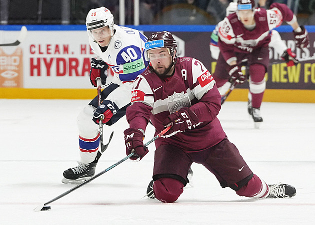 Lotyši nadále bojují o čtvrtfinále, Kanada si hravě poradila s Kazachstánem